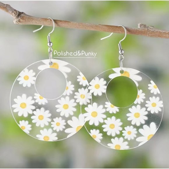 Daisy Earrings  ~ hoop Earrings ~ pretty Earrings ~  Silver Earrings ~ in box - Picture 1 of 2